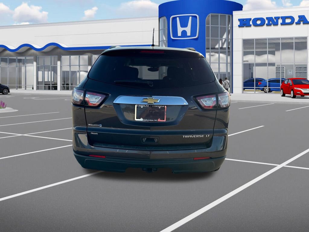 Used 2015 Chevrolet Traverse LT w/ Style and Technology Package image 7