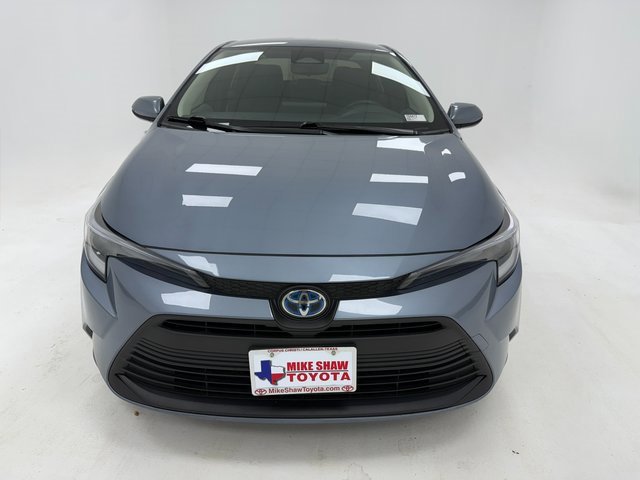Used 2025 Toyota Corolla LE image 3