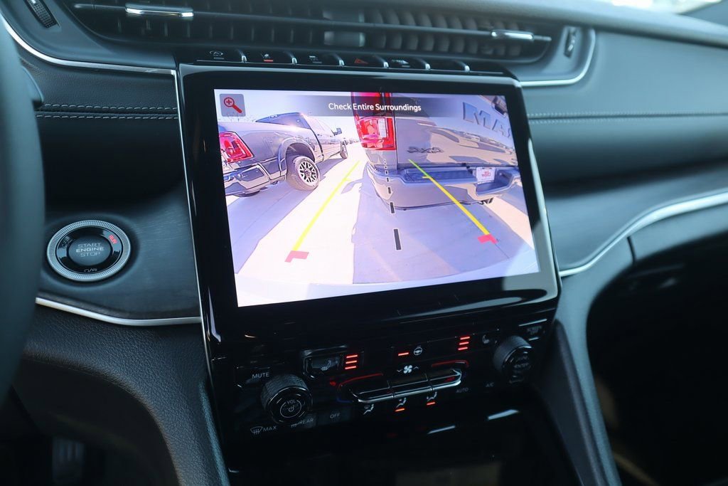 New 2025 Jeep Grand Cherokee Limited image 6