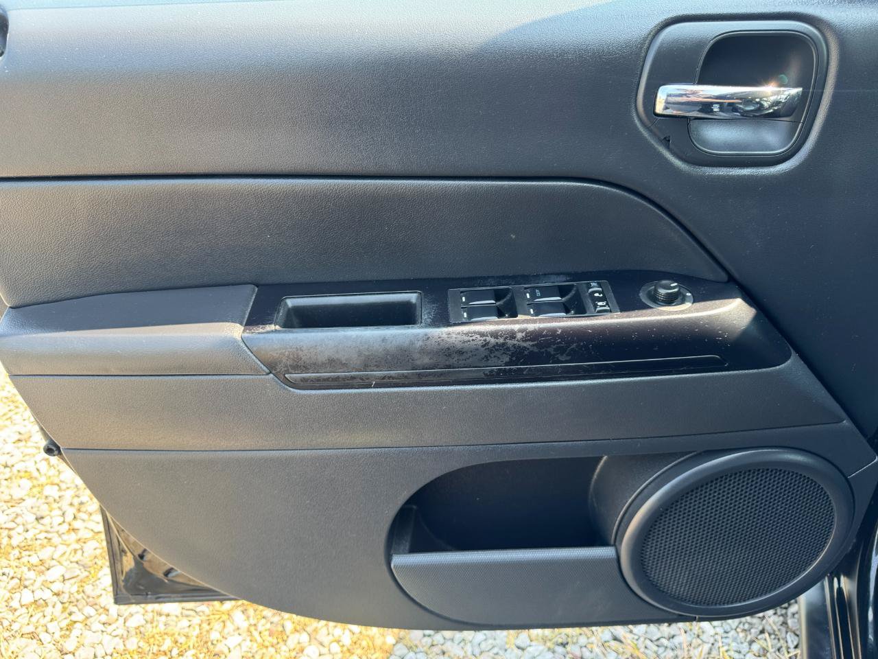 Used 2016 Jeep Patriot High Altitude FWD image 20