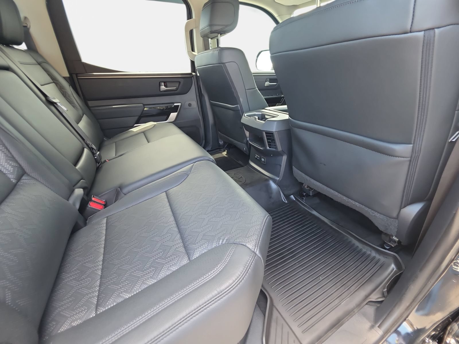 Used 2024 Toyota Tundra Limited AWD/4WD image 11