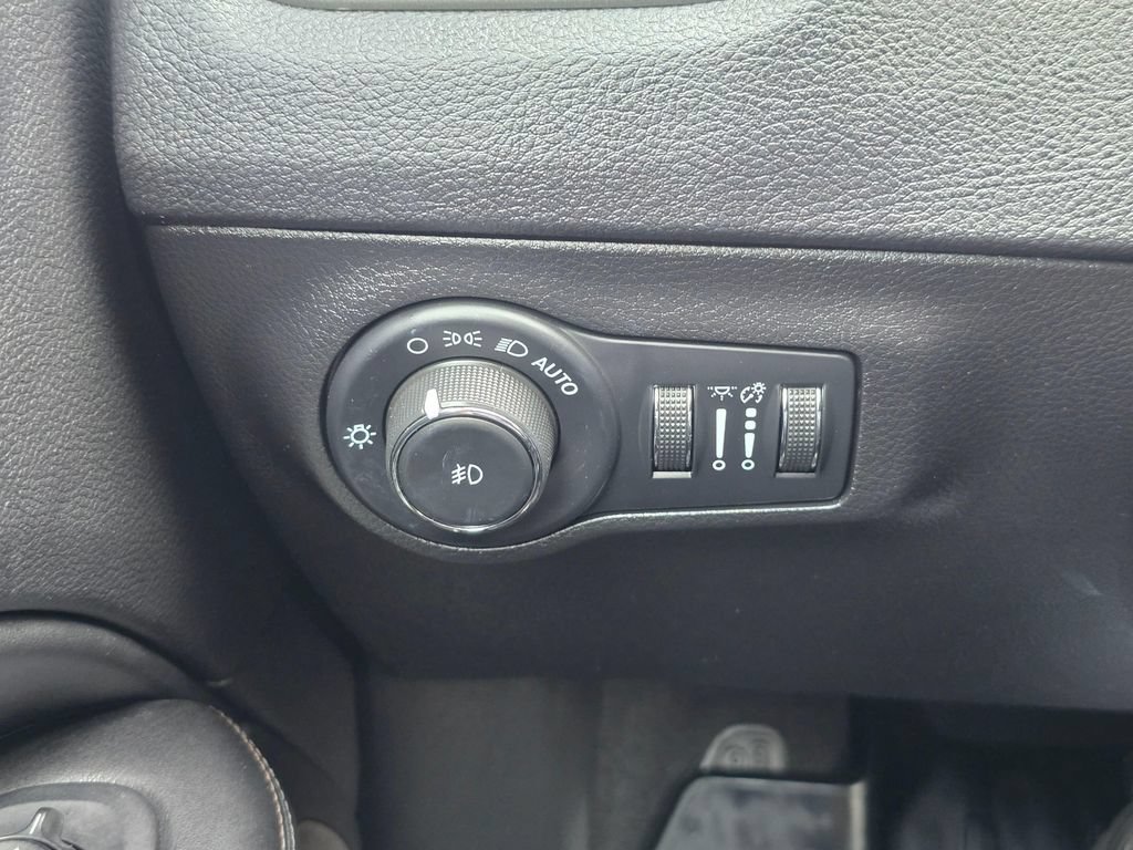 Used 2021 Jeep Compass Latitude w/ Convenience Group AWD/4WD image 28