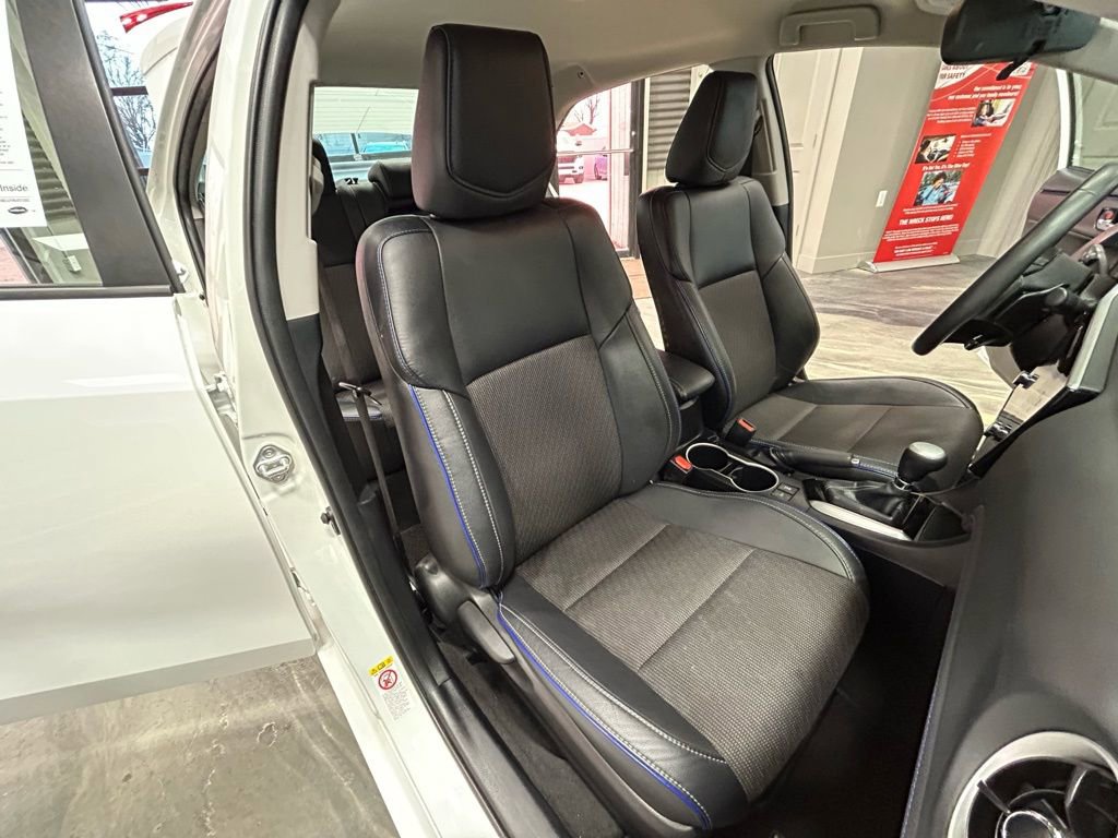 Used 2017 Toyota Corolla SE w/ Carpet Mat Package (TMS) image 5