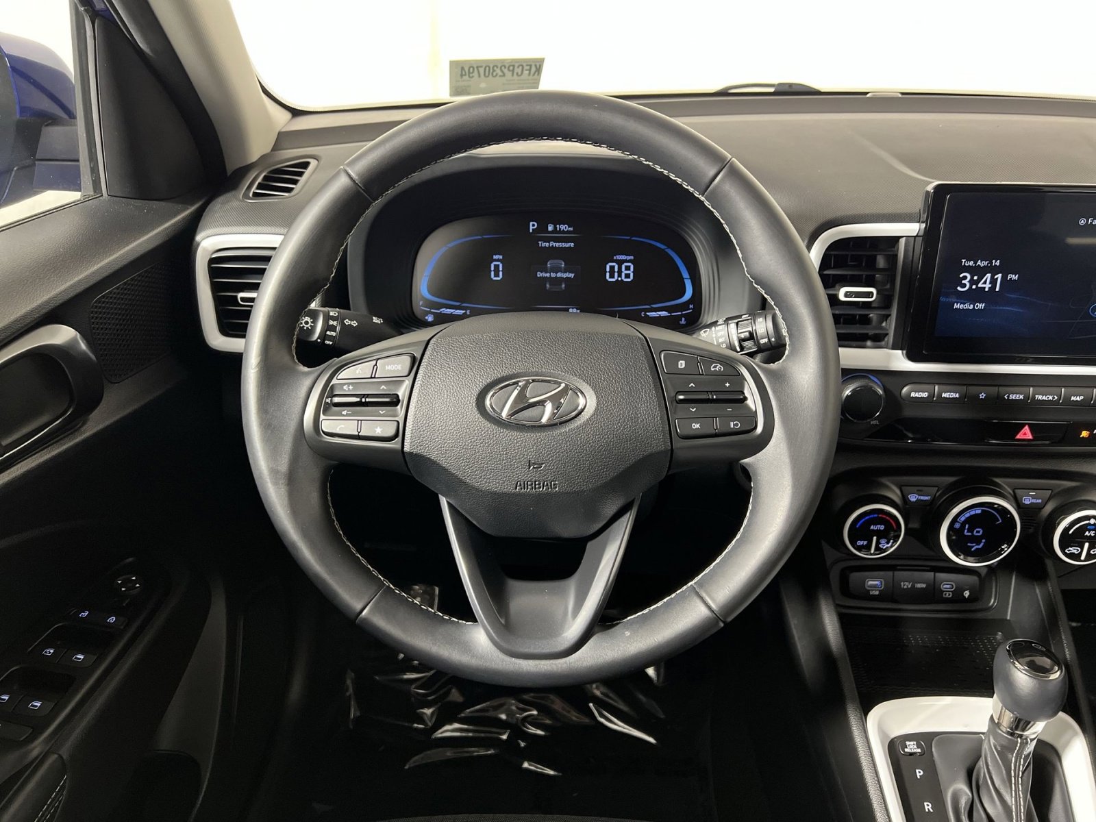 Used 2023 Hyundai Venue Limited image 16