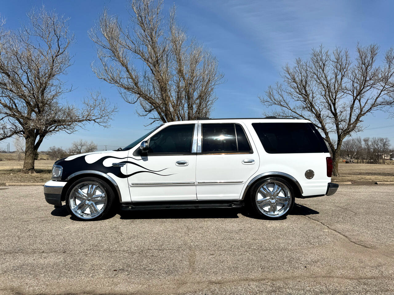 Used 2002 Ford Expedition XLT image 14