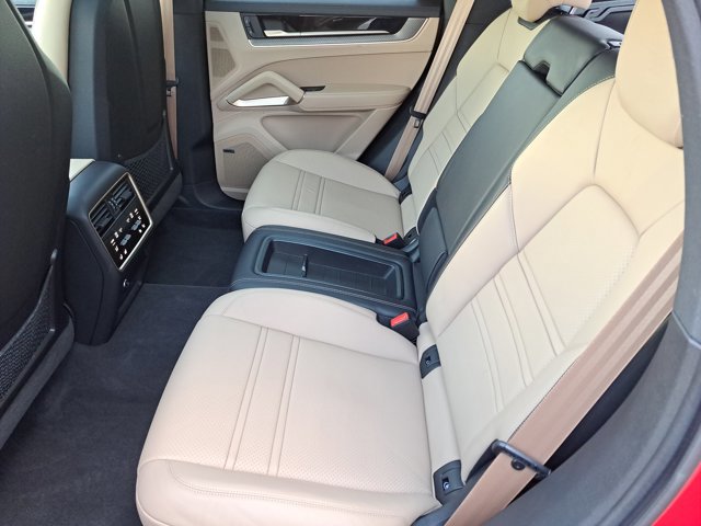 Certified 2024 Porsche Cayenne S image 19
