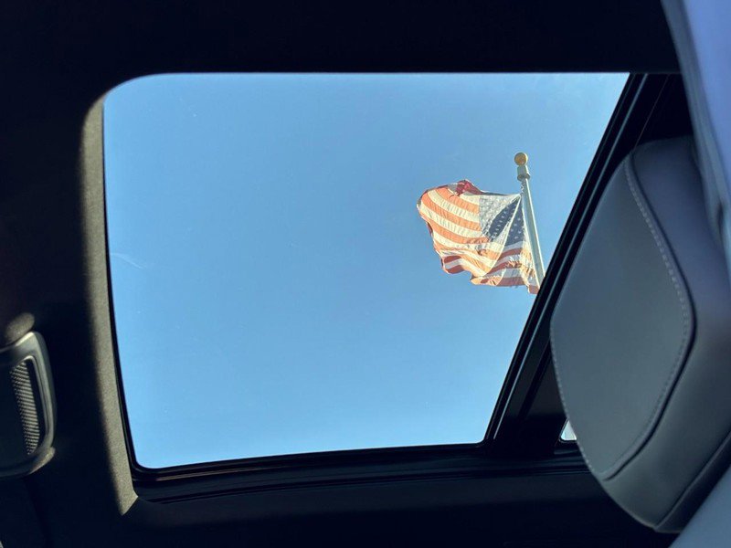 Used 2024 Cadillac XT6 Sport w/ Technology Package image 28