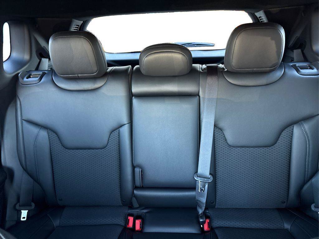 New 2026 Jeep Compass Latitude AWD/4WD image 17