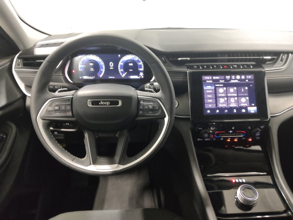 Used 2023 Jeep Grand Cherokee Laredo w/ Luxury Tech Group I AWD/4WD image 22