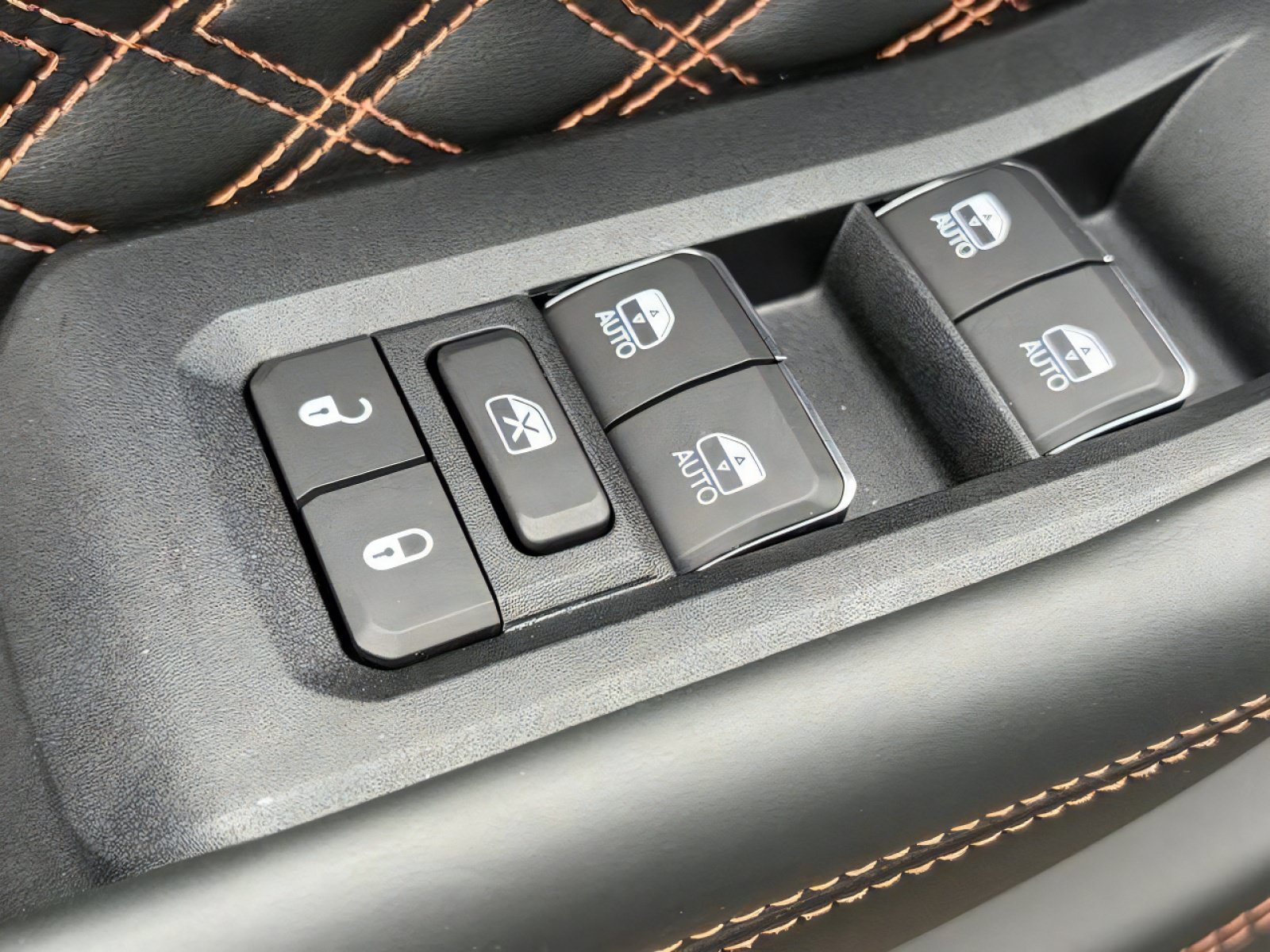 New 2027 Jeep Grand Cherokee Summit AWD/4WD image 17