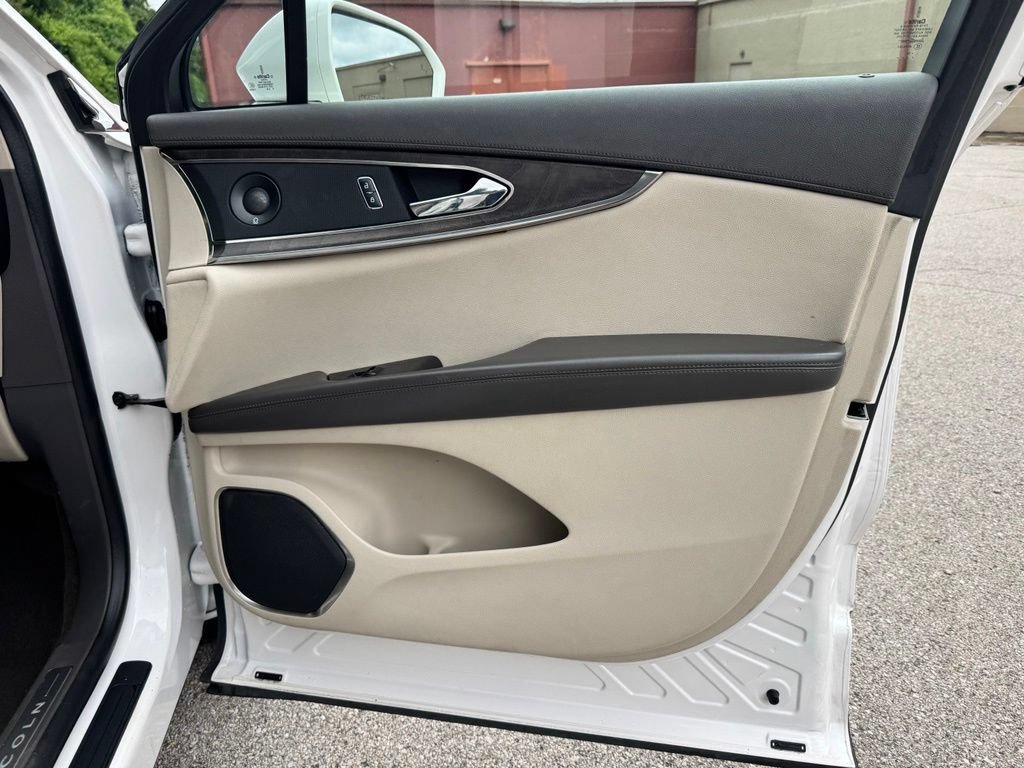 Used 2019 Lincoln Nautilus Reserve AWD/4WD image 13
