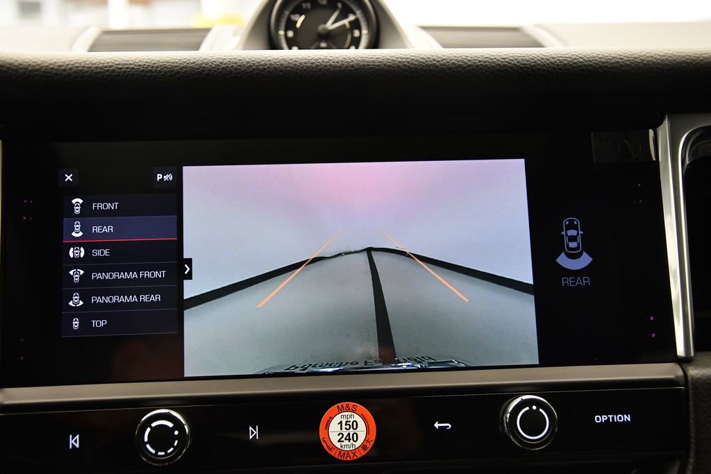 Used 2025 Porsche Macan image 27