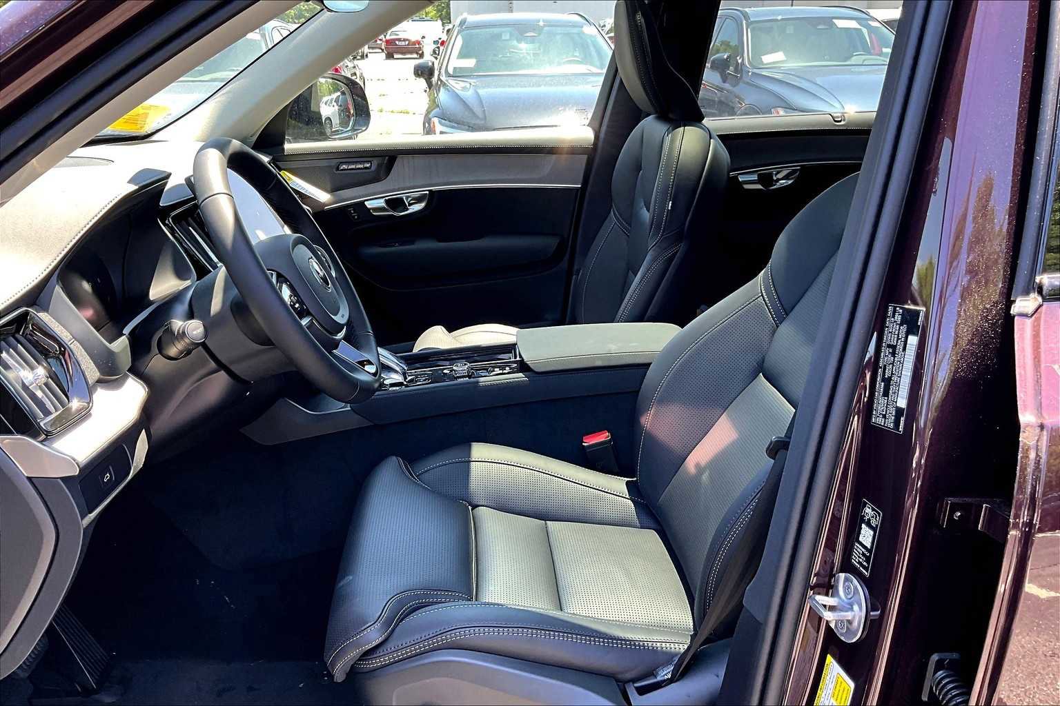 New 2026 Volvo XC90 B6 Ultra w/ Protection Package Premier image 13