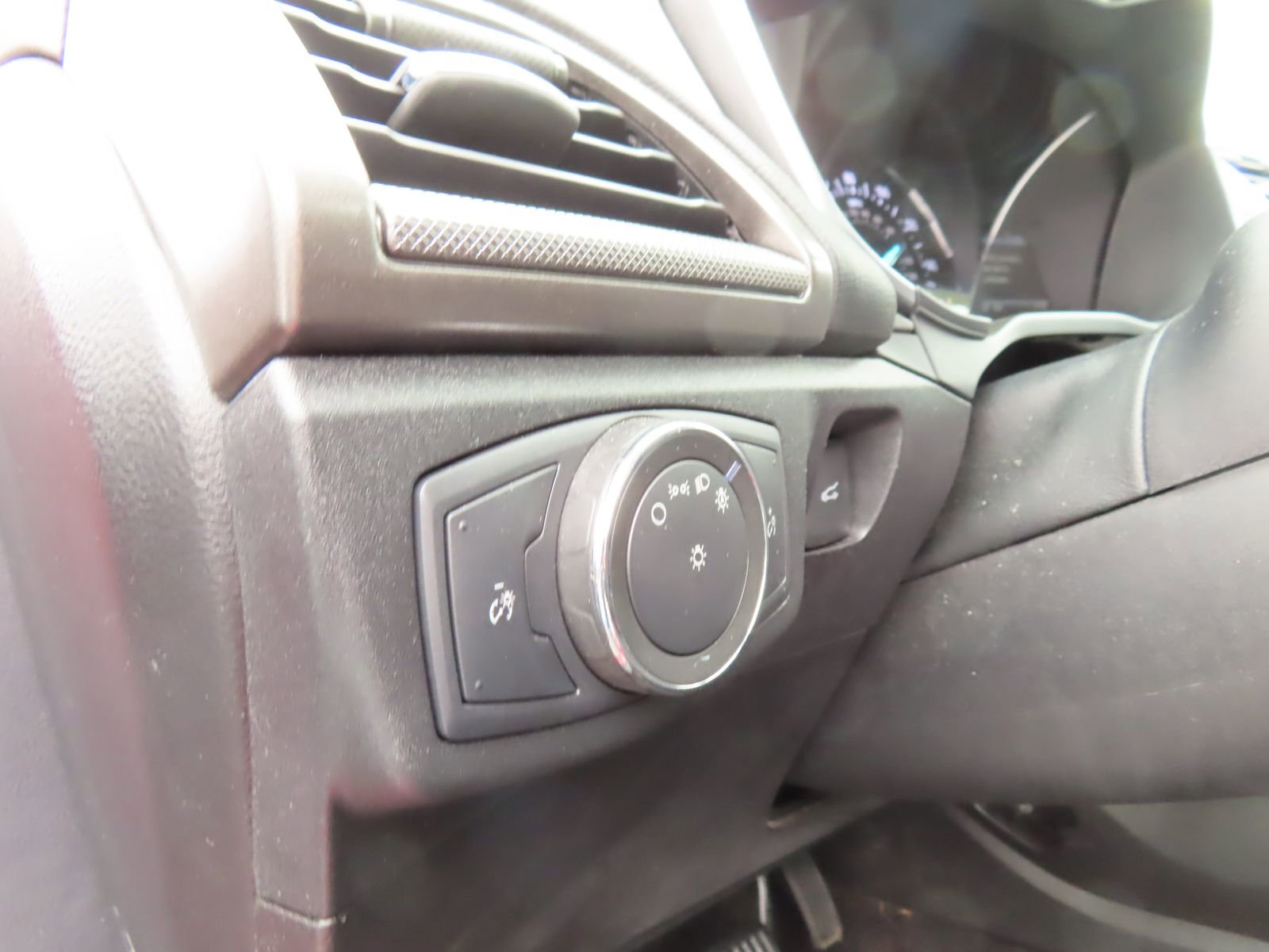 Used 2019 Ford Fusion SE image 13