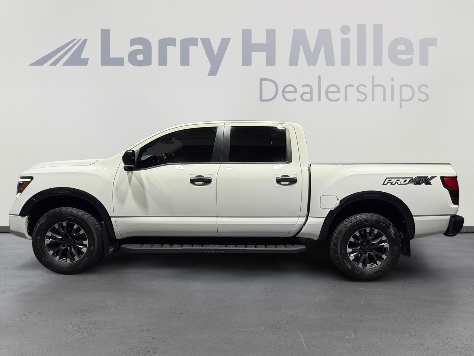 Certified 2024 Nissan Titan PRO-4X w/ Off Road Protection Package AWD/4WD image 2