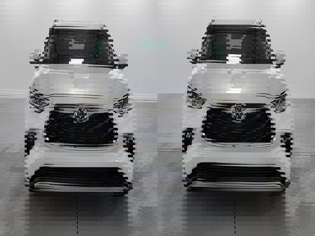 Certified 2022 Toyota Highlander Platinum image 3
