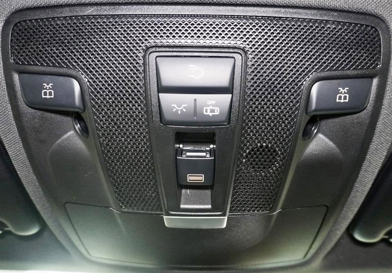 Used 2020 Mercedes-Benz GLA 250 4MATIC image 30