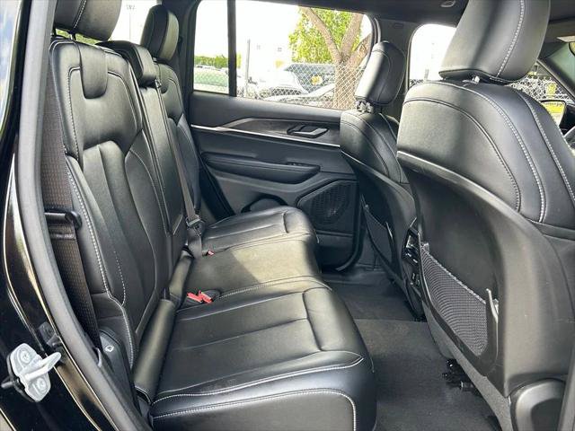 Certified 2025 Jeep Grand Cherokee Limited w/ Trailer Tow Package AWD/4WD image 44
