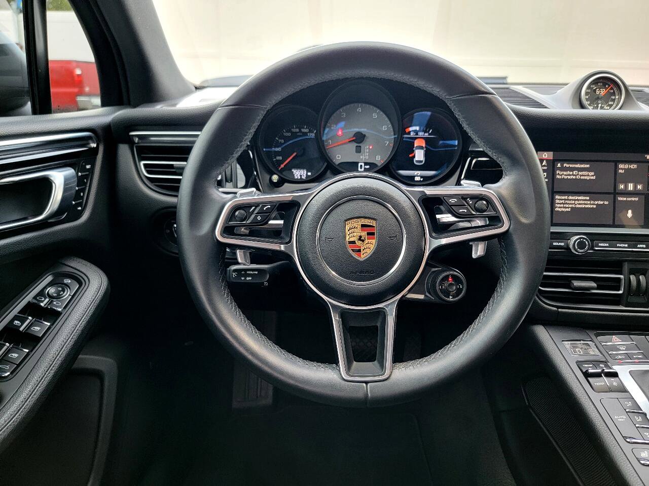 Used 2019 Porsche Macan S image 18