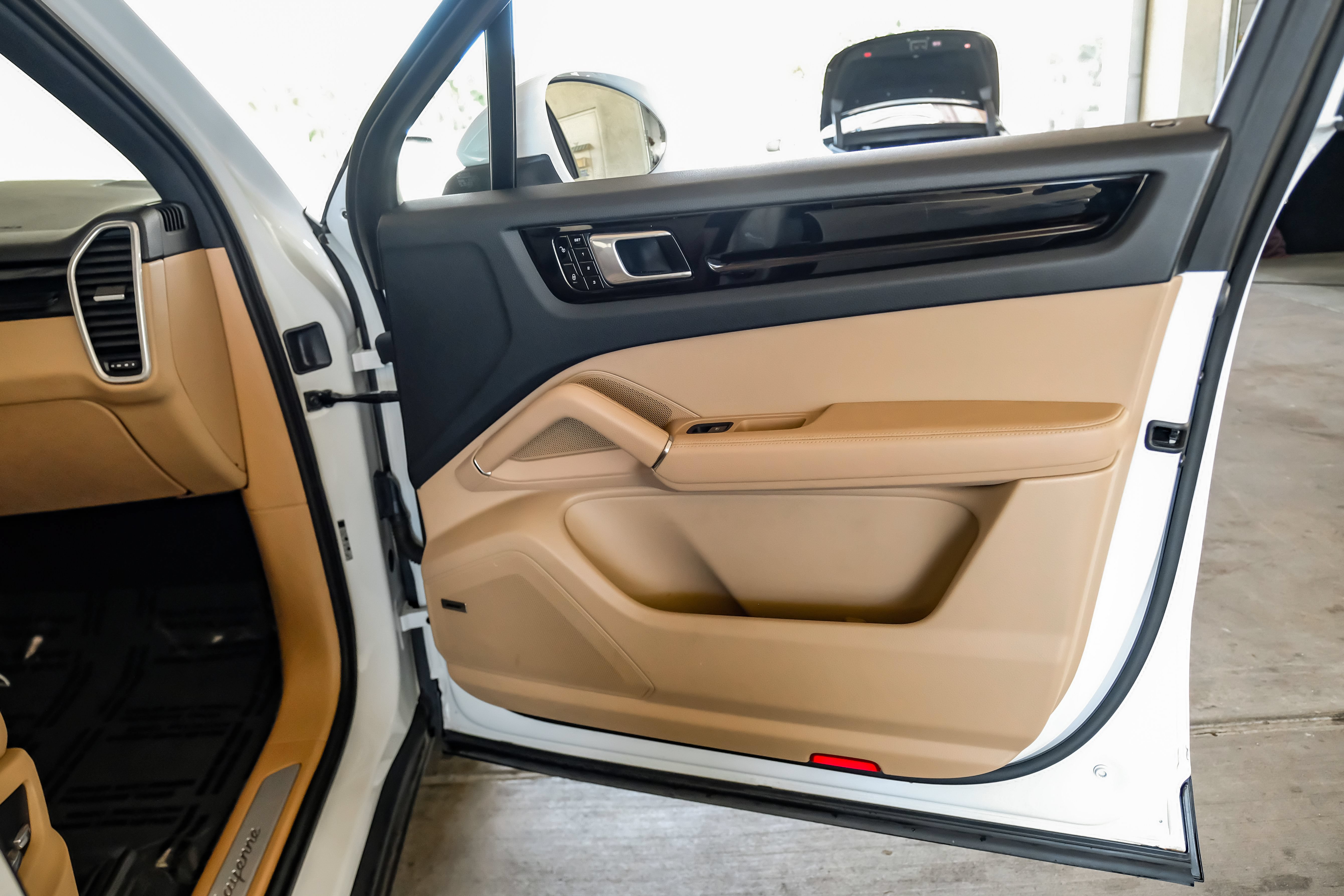 Used 2019 Porsche Cayenne AWD/4WD image 49