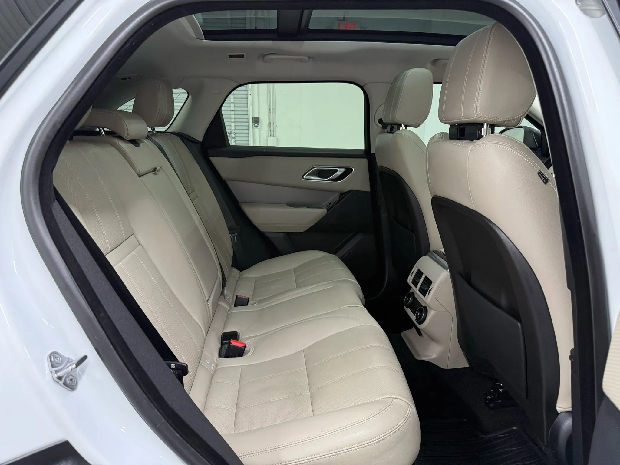 Used 2020 Land Rover Range Rover Velar S image 16