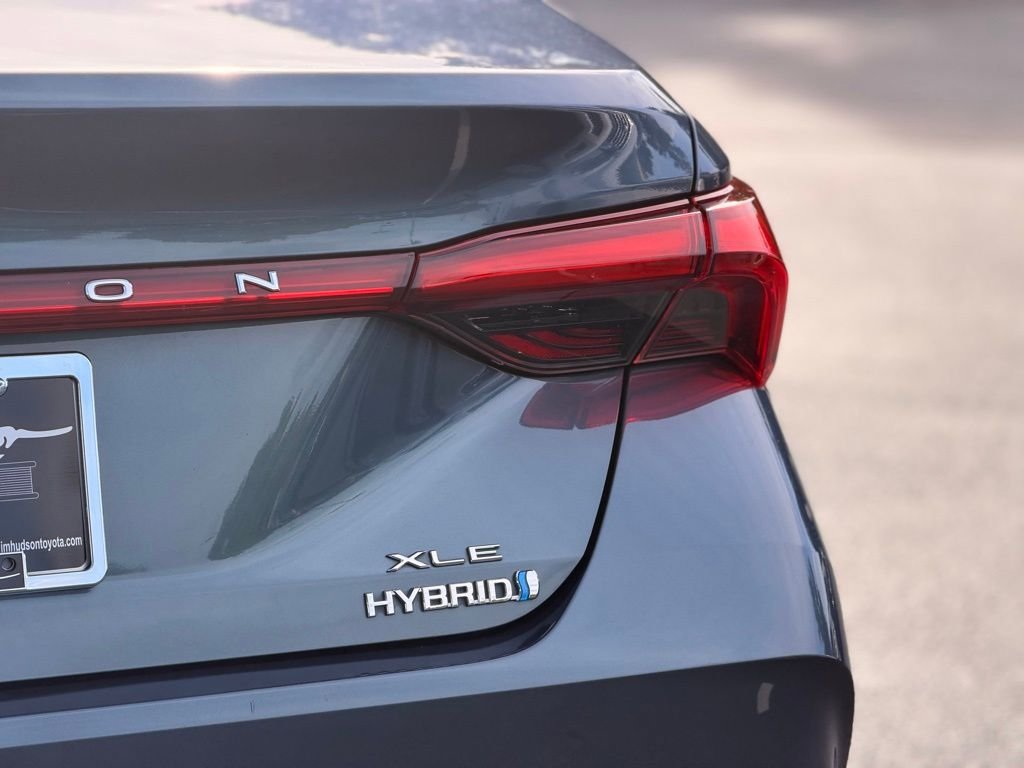 Used 2021 Toyota Avalon XLE w/ Moonroof Package FWD image 11