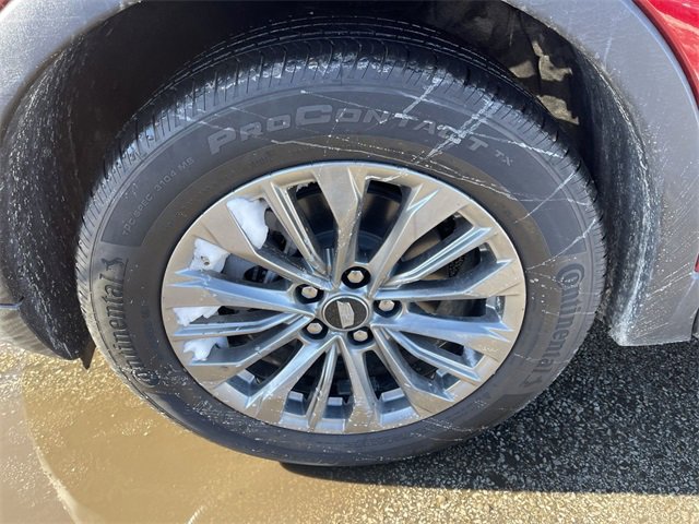 Used 2025 Cadillac XT4 Premium Luxury w/ Technology Package image 10