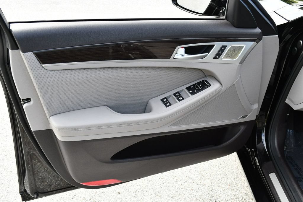 Used 2018 Genesis G80 3.8 w/ Option Group 02 RWD image 11
