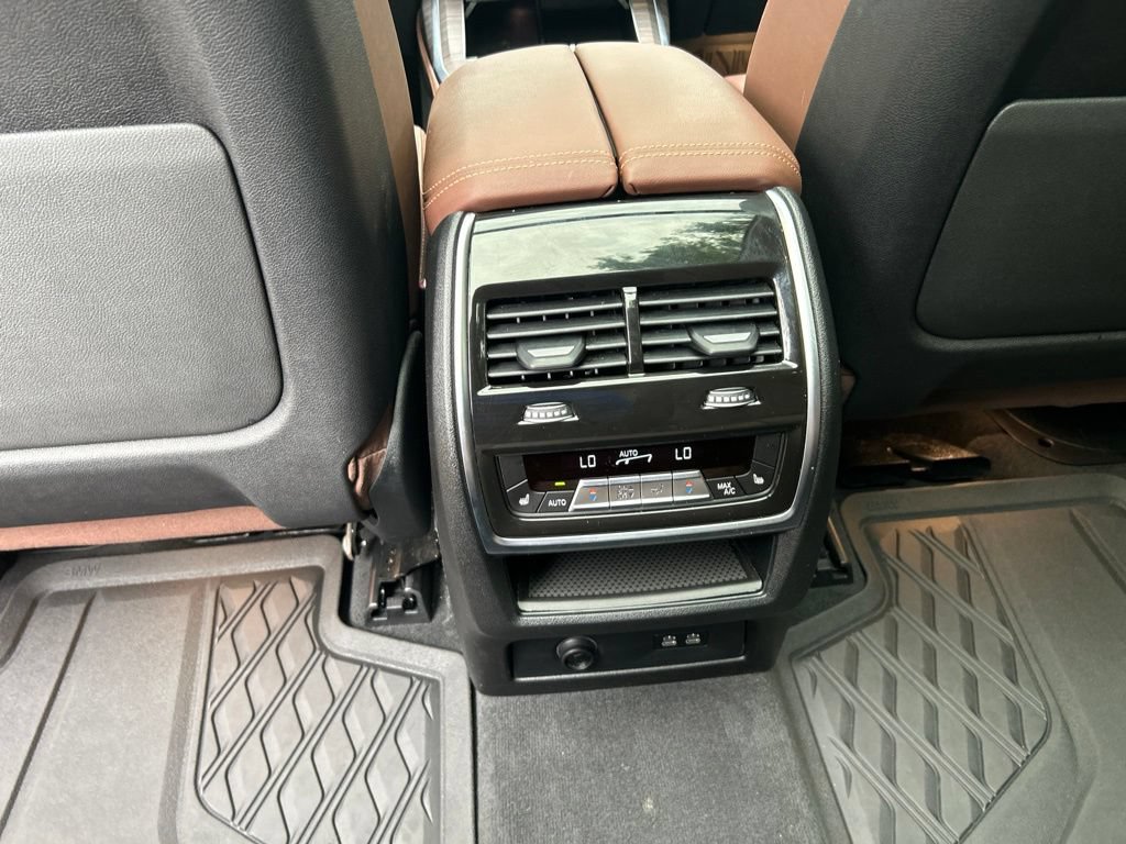 Used 2024 BMW X7 xDrive40i AWD/4WD image 29