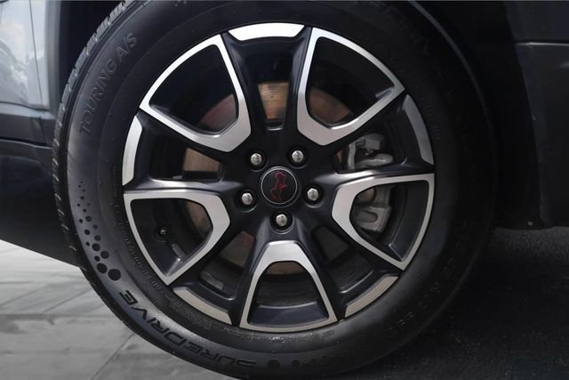 Used 2025 Jeep Compass Trailhawk AWD/4WD image 3