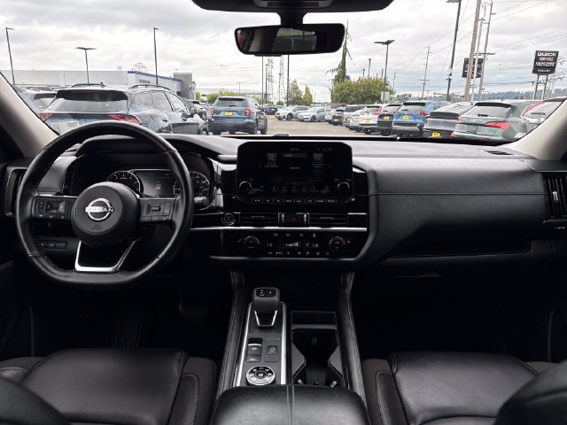 Used 2023 Nissan Pathfinder SL AWD/4WD image 11