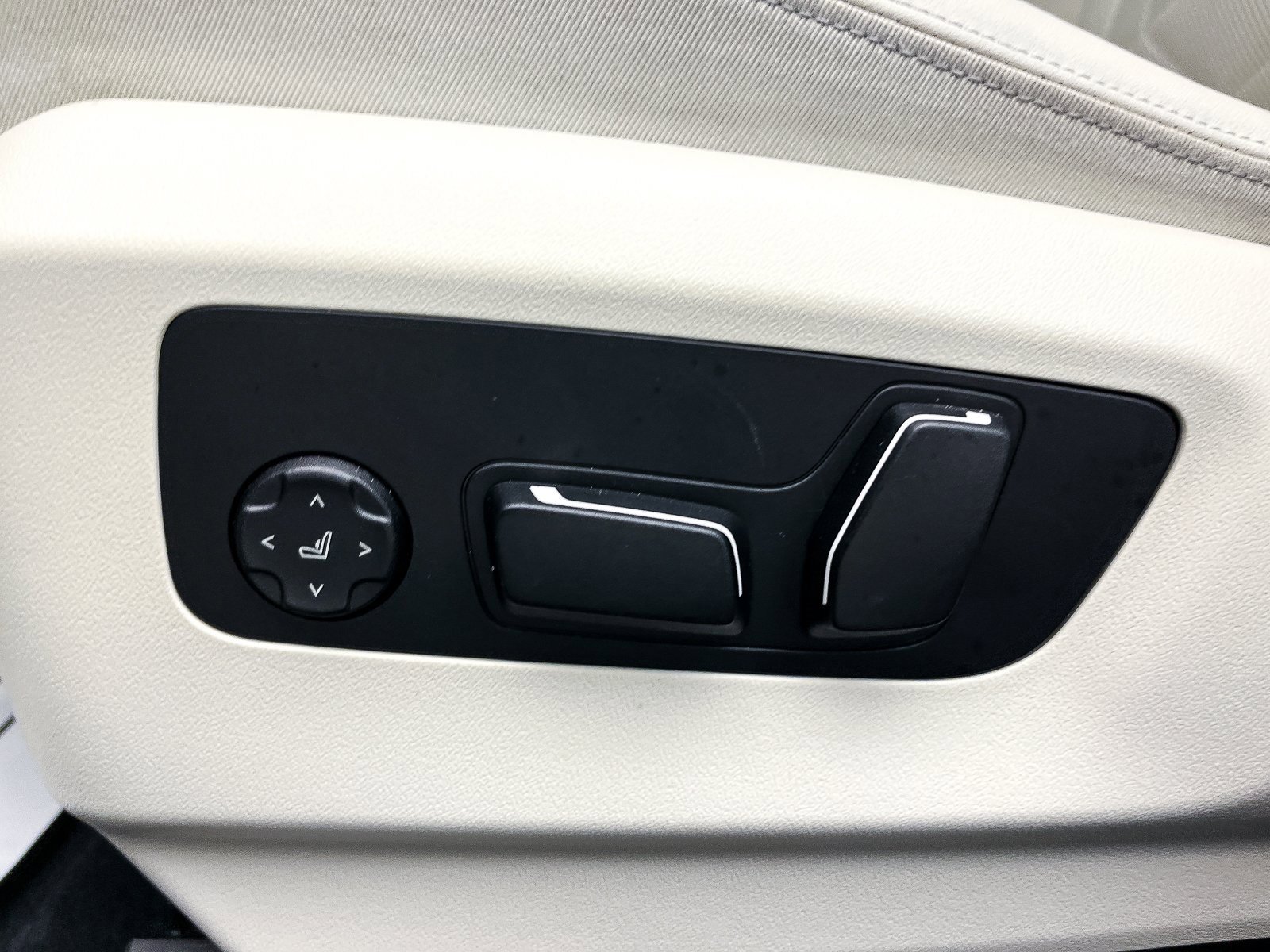 Used 2024 BMW i5 eDrive40i w/ M Sport Package image 22