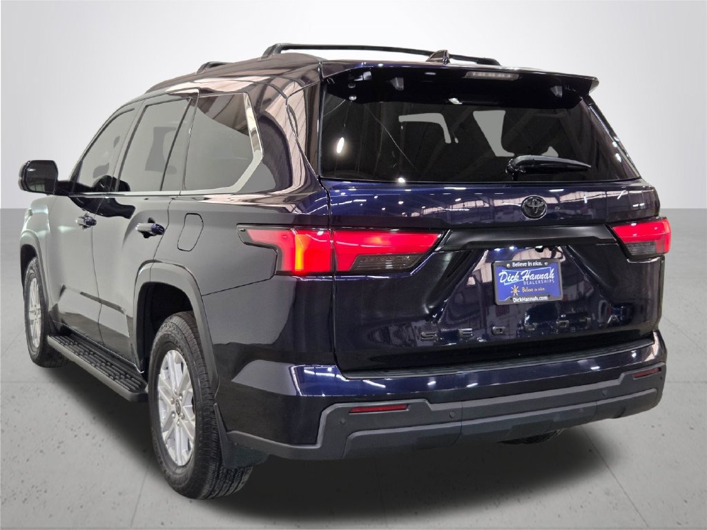 Used 2023 Toyota Sequoia SR5 w/ SR5 Premium Package AWD/4WD image 12