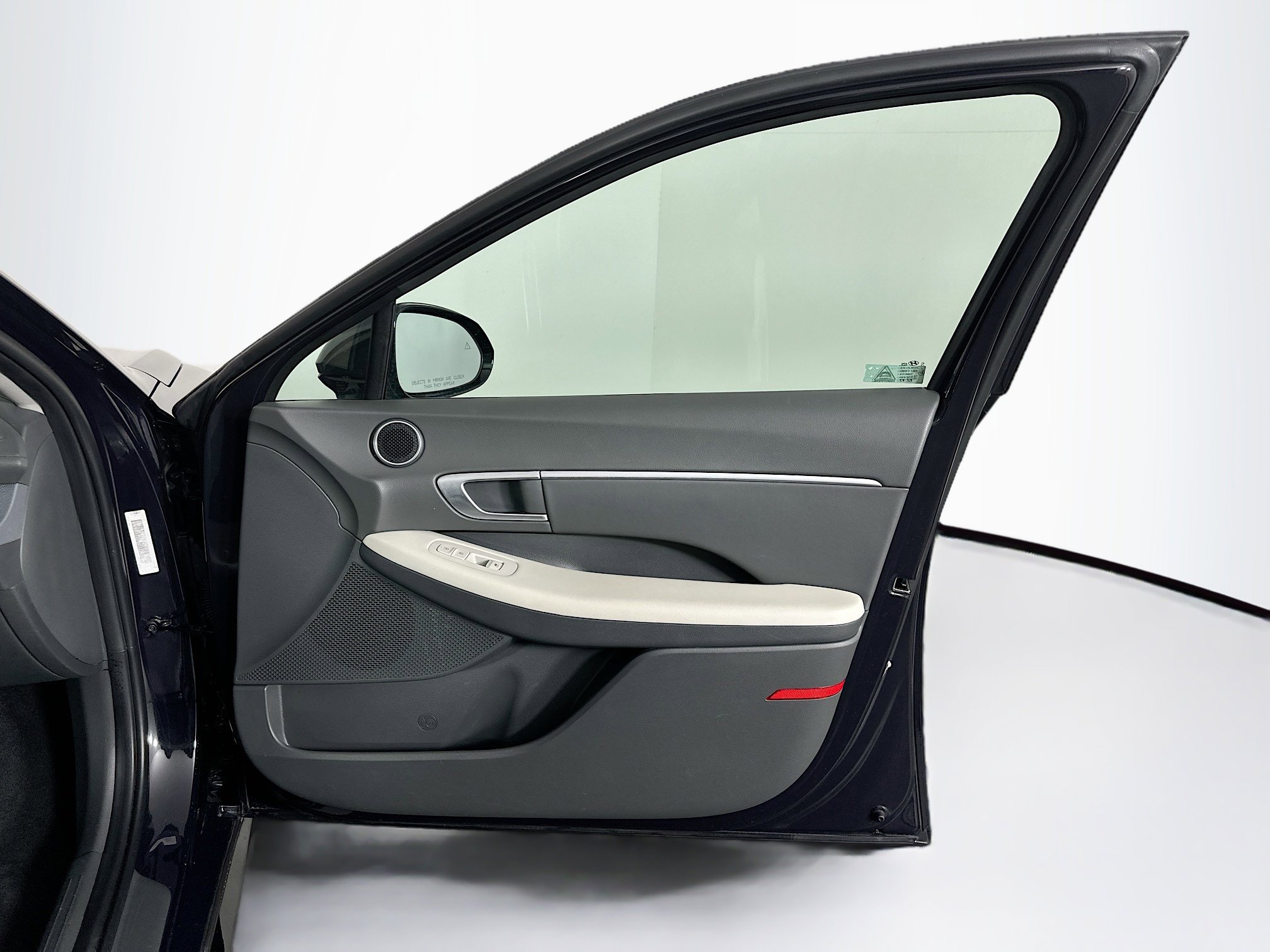 Used 2025 Hyundai Sonata SEL FWD image 32