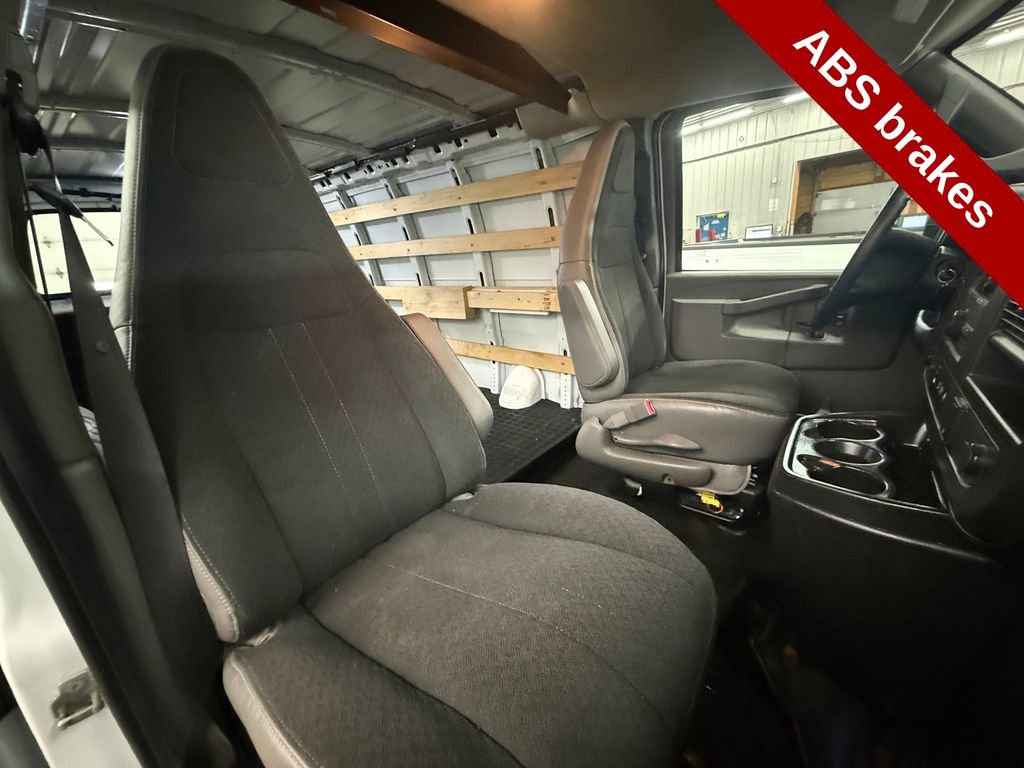 Used 2020 GMC Savana 2500 w/ Driver Convenience Package image 28