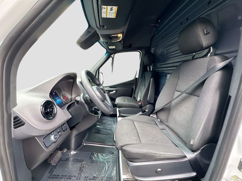 Used 2023 Mercedes-Benz Sprinter 2500 image 14