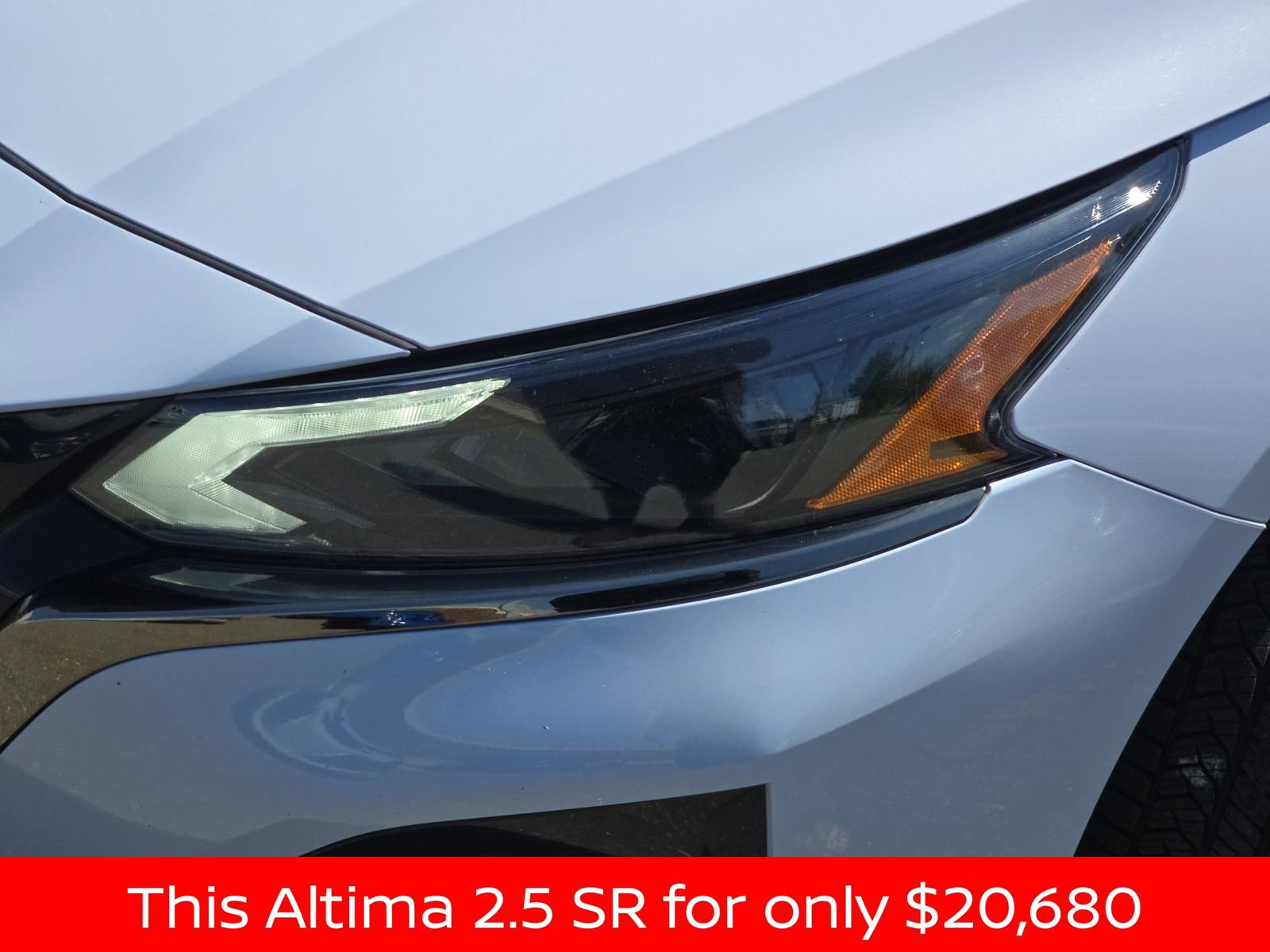 Used 2024 Nissan Altima 2.5 SR FWD image 36