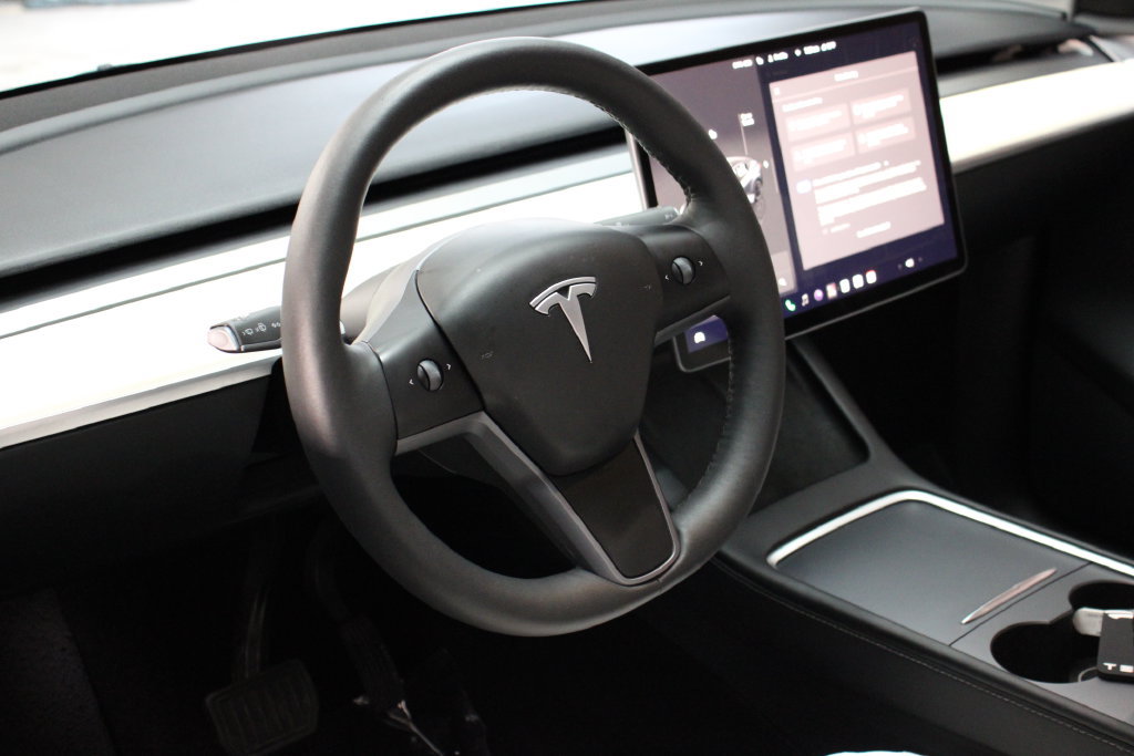 Used 2023 Tesla Model Y Long Range AWD/4WD image 9