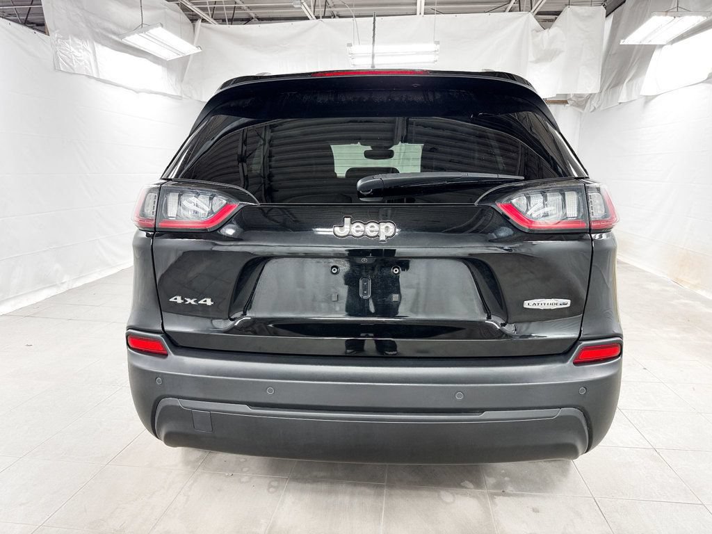 Used 2021 Jeep Cherokee Latitude Plus AWD/4WD image 5