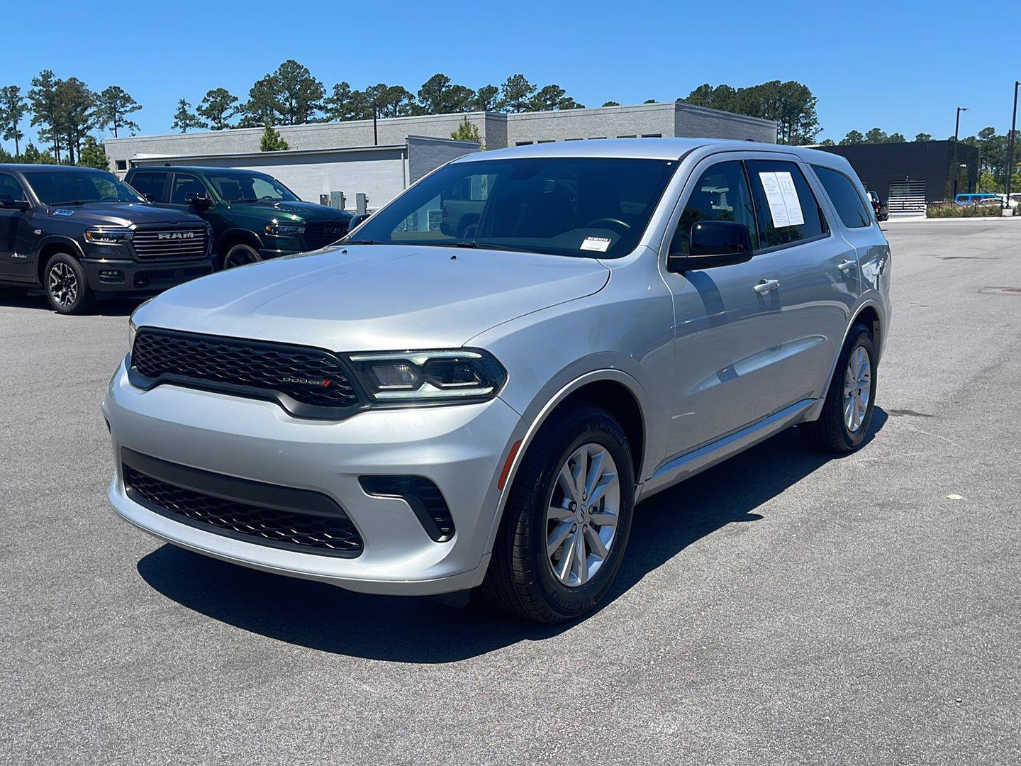 Used 2025 Dodge Durango GT RWD image 3