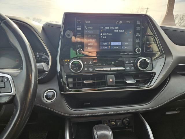 Used 2021 Toyota Highlander XLE image 17