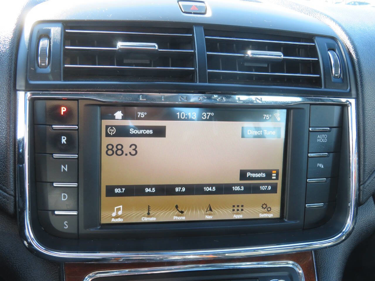 Used 2017 Lincoln Continental Select w/ Continental Climate Package image 8