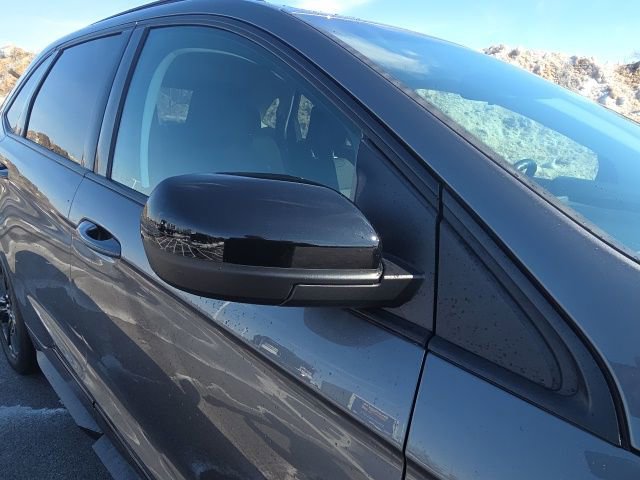 Used 2022 Ford Edge SE w/ Black Appearance Package image 6