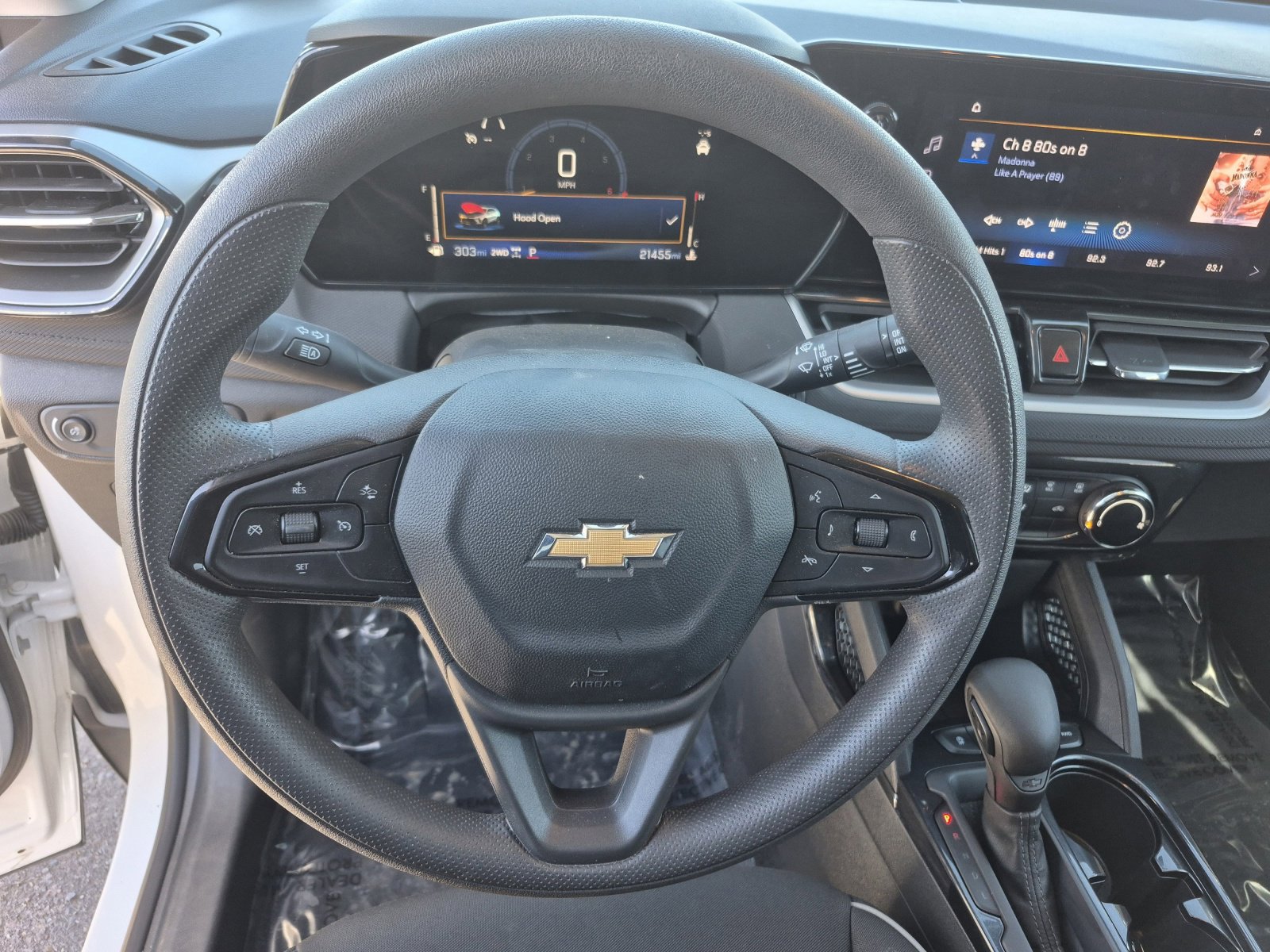 Used 2025 Chevrolet TrailBlazer LT AWD/4WD image 17