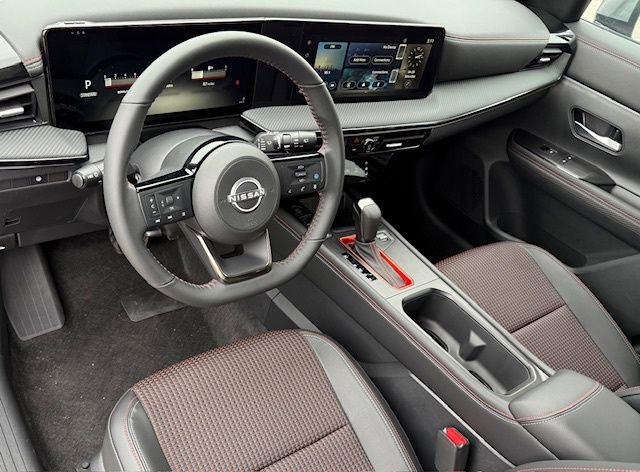 New 2026 Nissan Kicks SR w/ Cold Weather Package AWD/4WD image 10