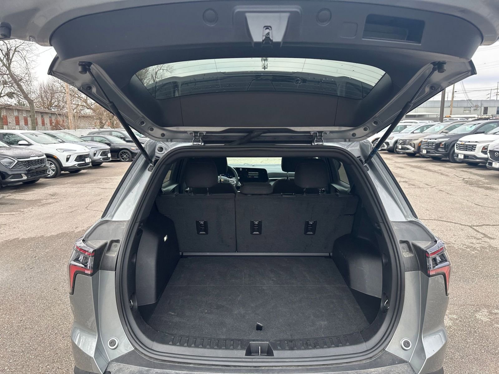 Used 2025 Chevrolet Equinox LT image 30