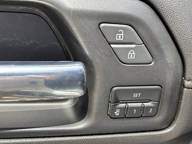 Used 2022 GMC Sierra 2500 AT4 w/ AT4 Premium Plus Package AWD/4WD image 25