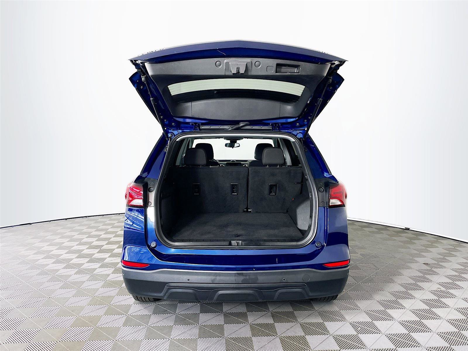 Used 2023 Chevrolet Equinox LS w/ LS Convenience Package image 27