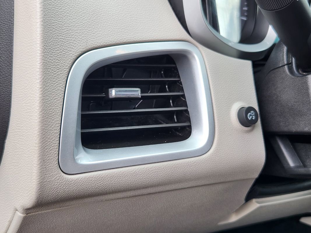 Used 2017 Chevrolet Equinox LT w/ Convenience Package image 21