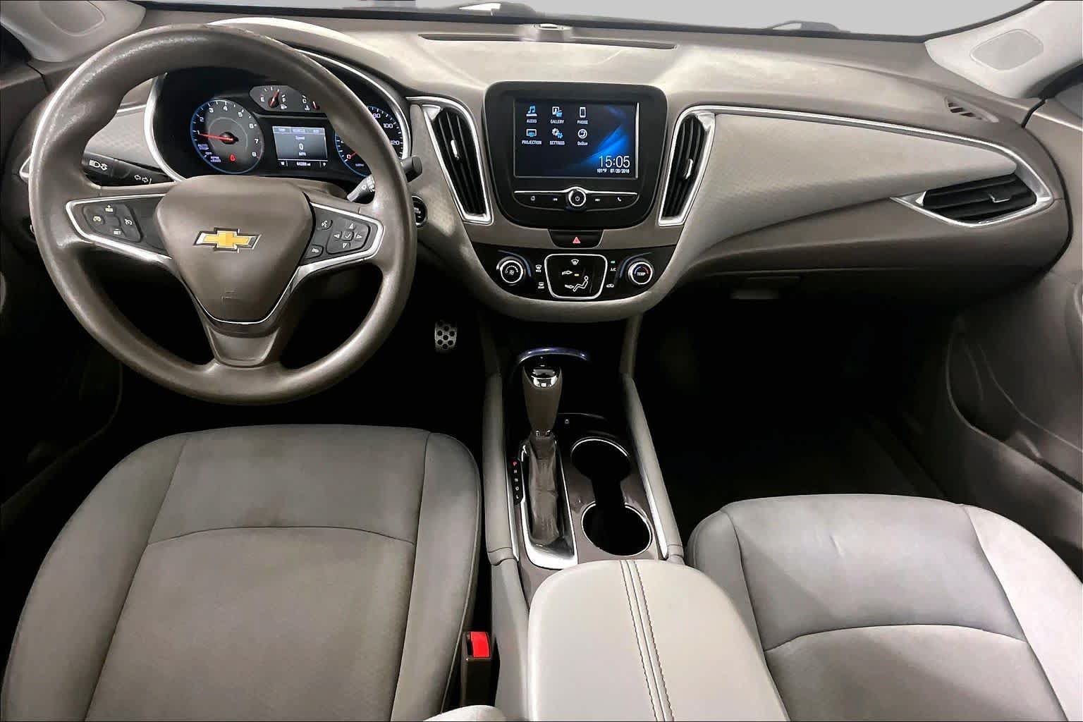 Used 2016 Chevrolet Malibu LT FWD image 13